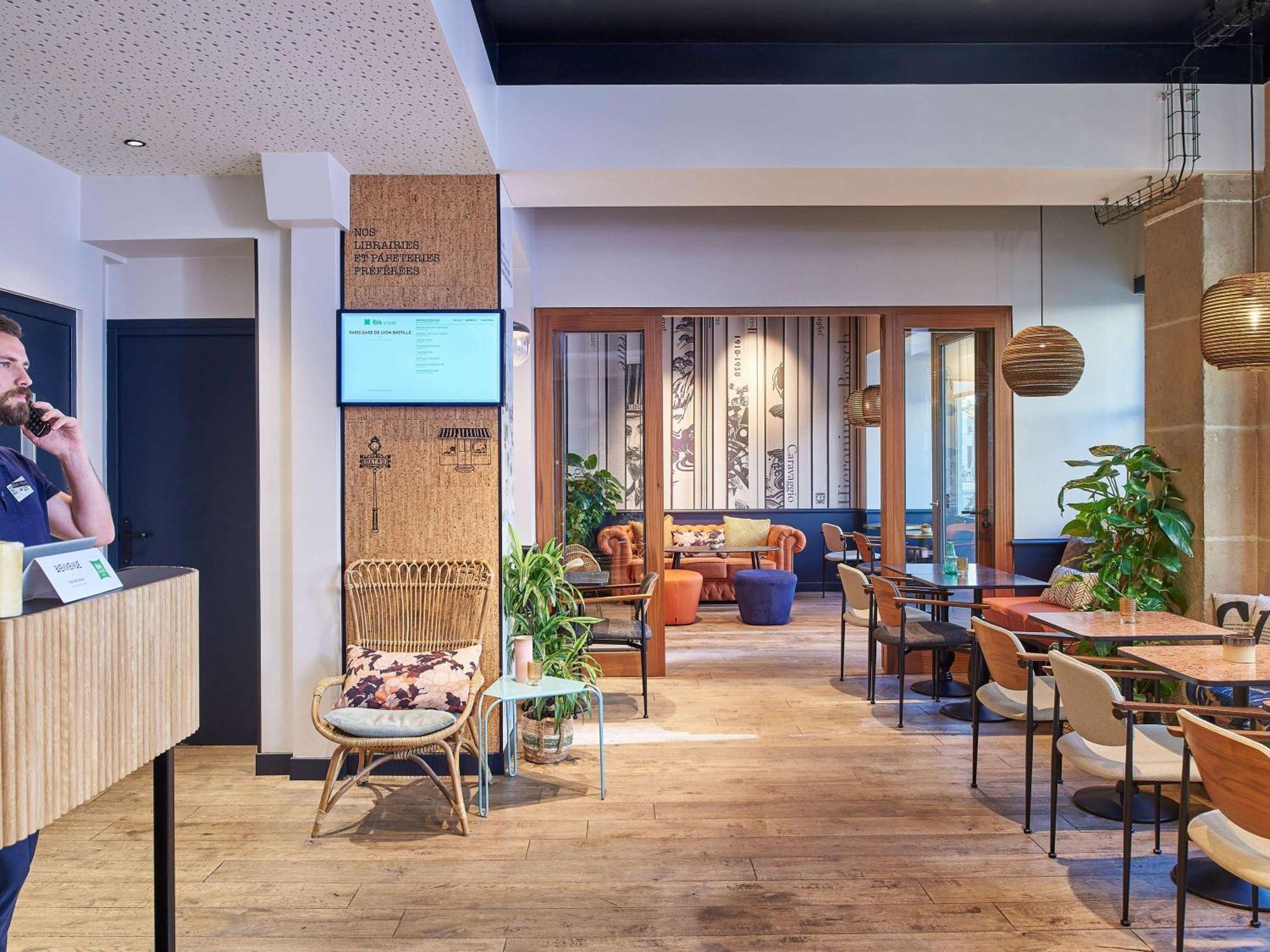 Ibis Styles Hotel Paris Gare De Lyon Bastille Exterior foto