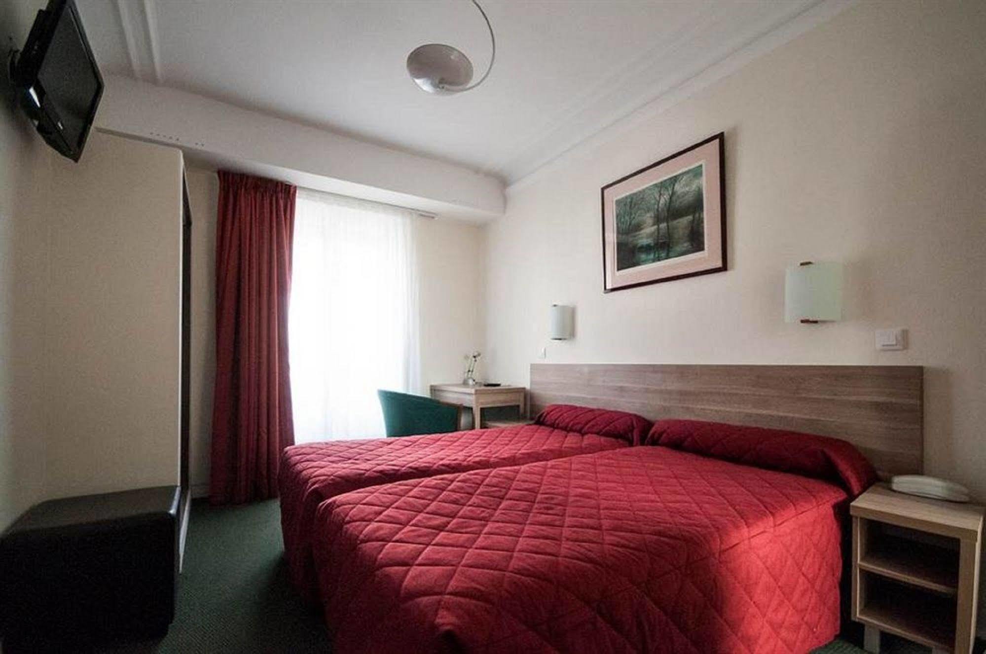 Ibis Styles Hotel Paris Gare De Lyon Bastille Exterior foto