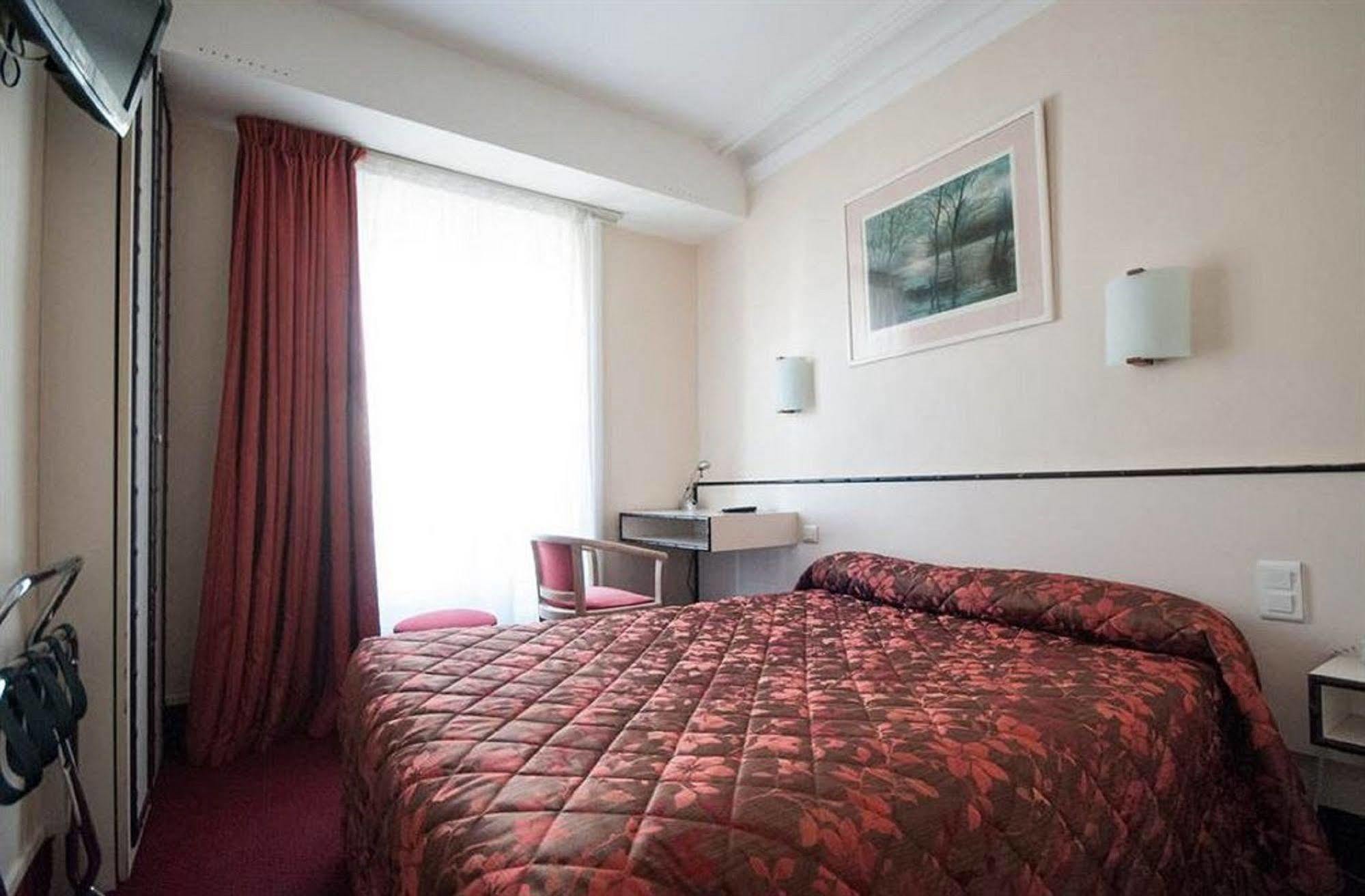 Ibis Styles Hotel Paris Gare De Lyon Bastille Exterior foto